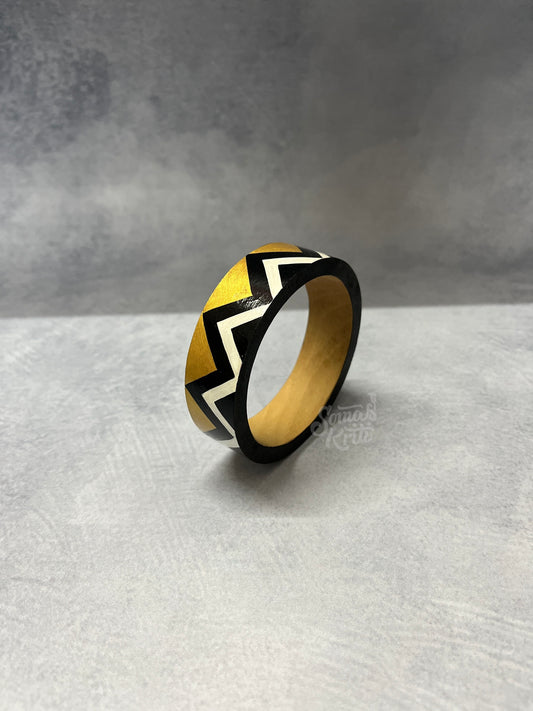 Hand-painted wooden kada- 2 cm- Zig-Zag Pattern in Black, White & Golden